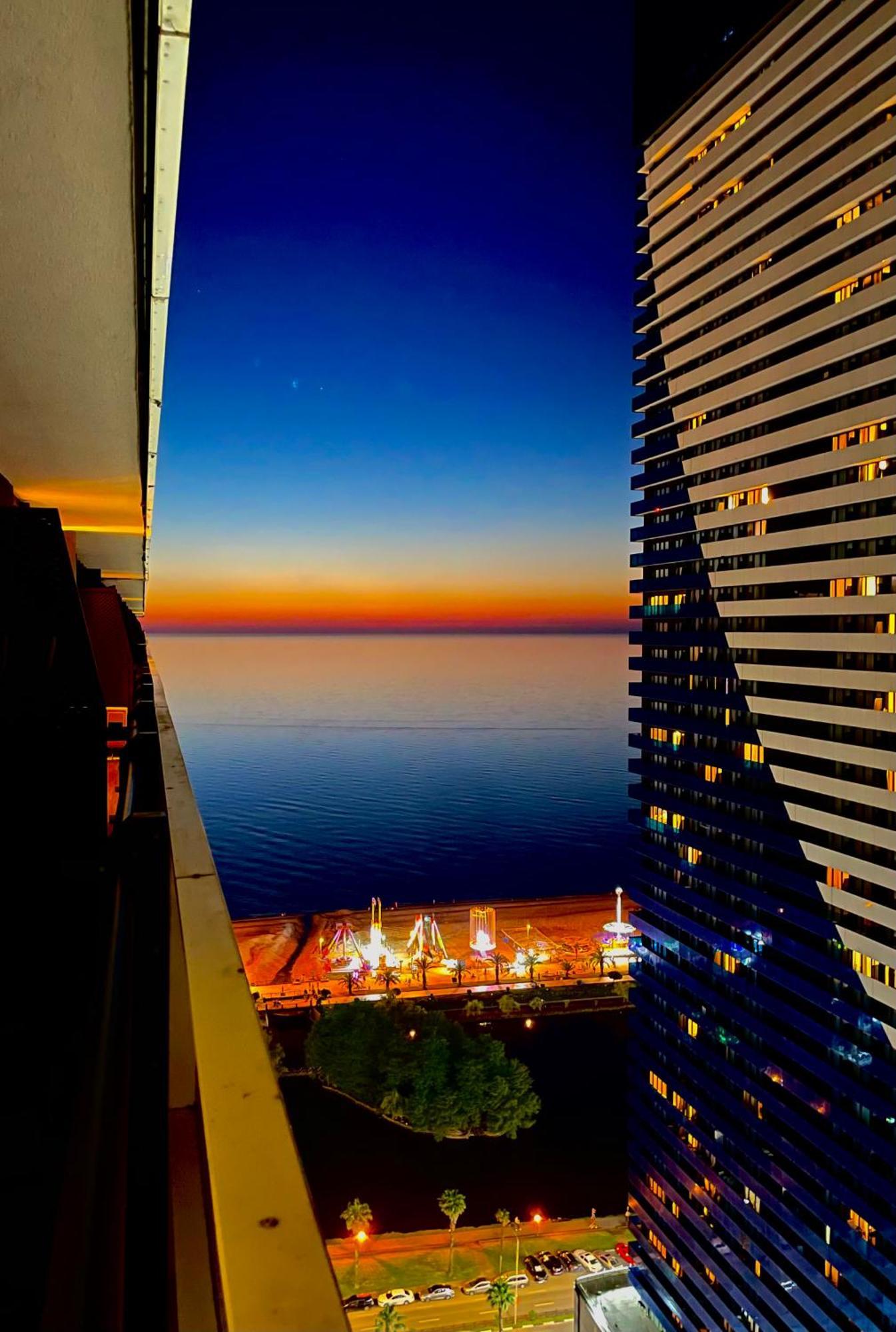 Sky Apartments Batumi Exterior foto