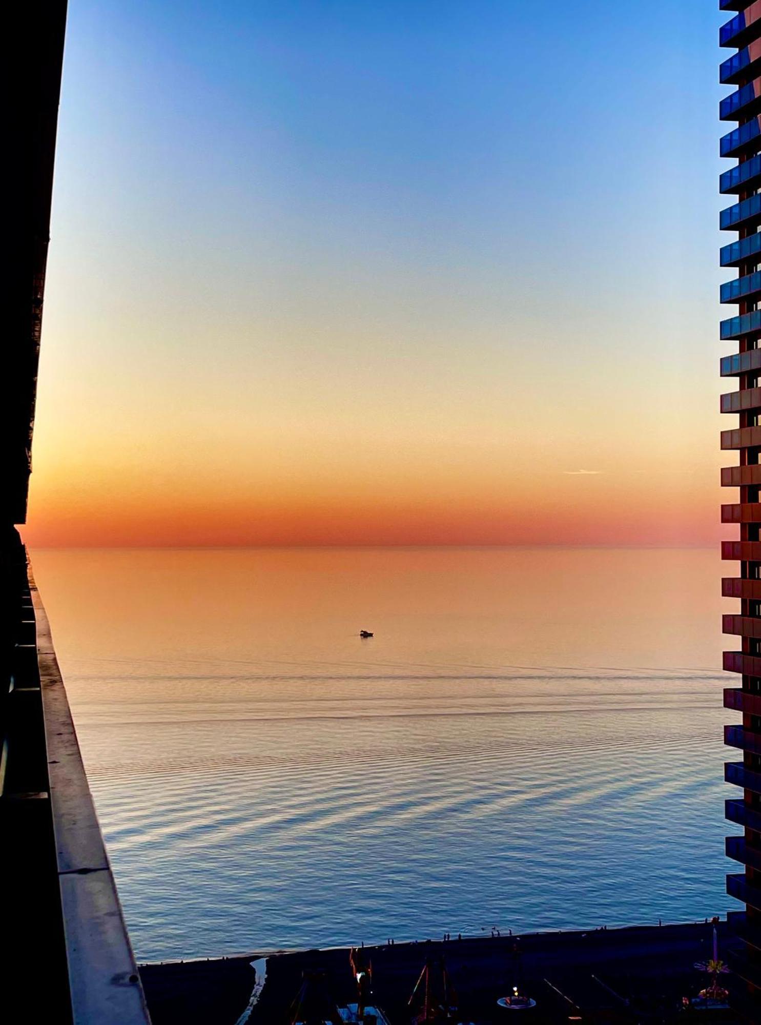 Sky Apartments Batumi Exterior foto